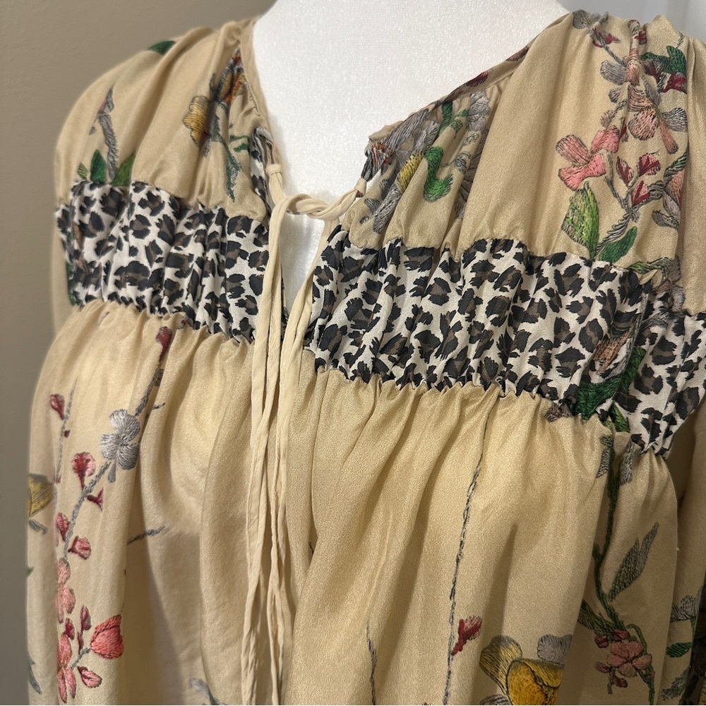Johnny Was Kofi Blouse Women's XS Beige Orange 100% Silk Floral Animal Print - Picture 6 of 14